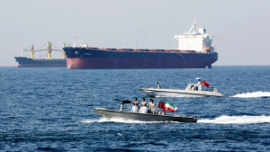 یک کشتی نفتکش خارجی به اتهام حمل ۲ میلیون لیتر سوخت قاچاق توقیف شد