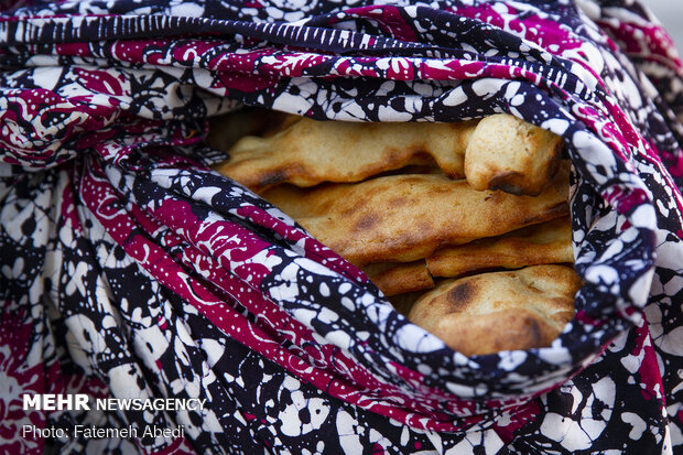 ۱۱ واحد نانوایی سنگک در بندرعباس پلمب شد