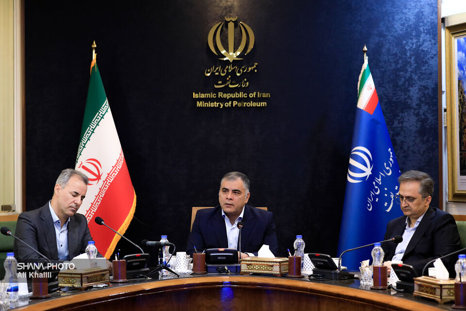 صنعت نفت محور اصلی تاب‌آوری اقتصادی کشور است