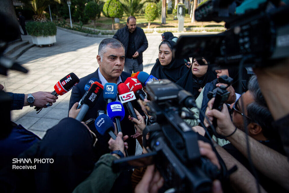 هیچ تصمیمی درباره مدیریت مصرف بنزین نباید مردم را دچار مضیقه کند.